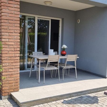 Casa Emma With Pool Apartment Пореч Екстериор снимка