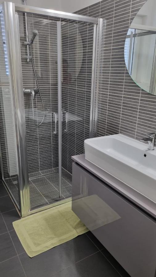 Casa Emma With Pool Apartment Пореч Екстериор снимка