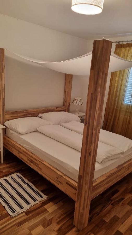 Casa Emma With Pool Apartment Пореч Екстериор снимка
